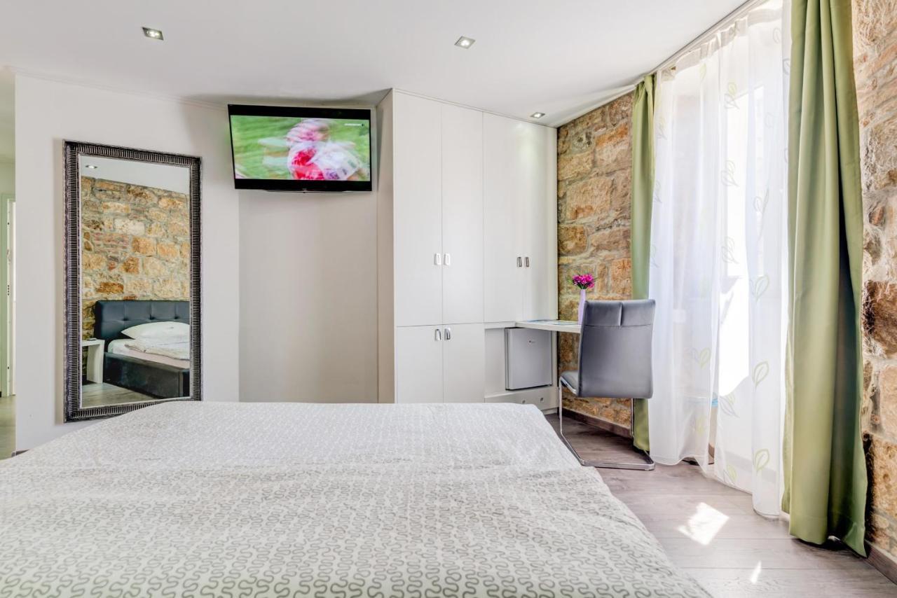 Luxury Rooms Ana In The Heart Of Split Exterior photo
