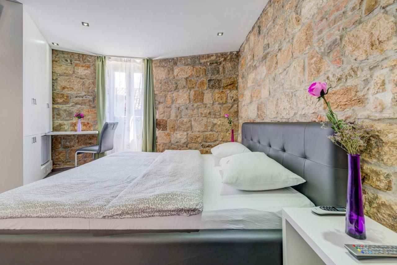 Luxury Rooms Ana In The Heart Of Split Exterior photo